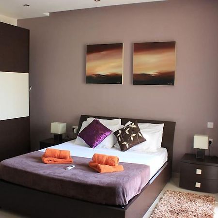 Sunny 2 Bedroom, 2 Bathrooms, Seaside Apt. Sliema Zewnętrze zdjęcie