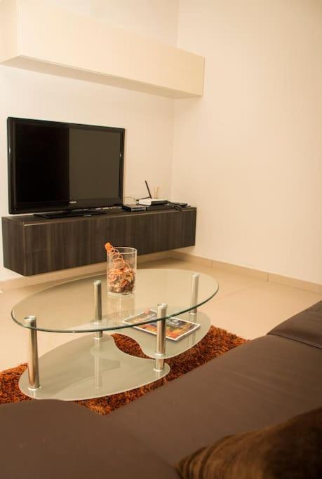 Sunny 2 Bedroom, 2 Bathrooms, Seaside Apt. Sliema Zewnętrze zdjęcie