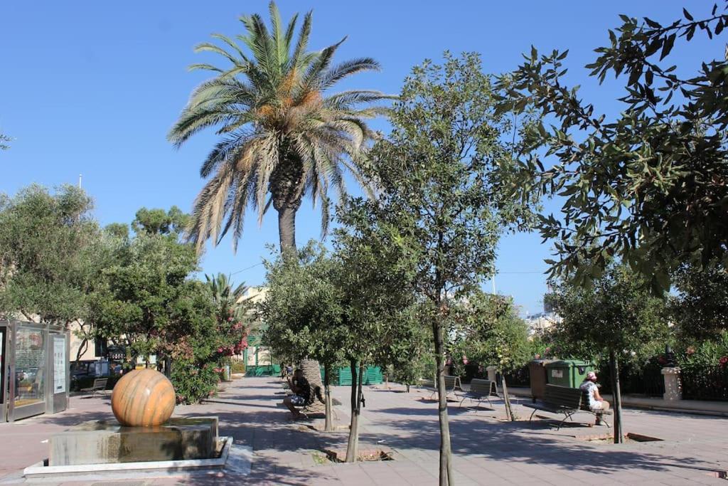 Sunny 2 Bedroom, 2 Bathrooms, Seaside Apt. Sliema Zewnętrze zdjęcie