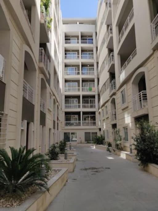 Sunny 2 Bedroom, 2 Bathrooms, Seaside Apt. Sliema Zewnętrze zdjęcie