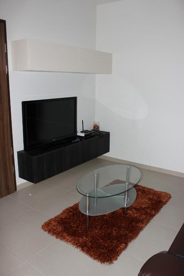 Sunny 2 Bedroom, 2 Bathrooms, Seaside Apt. Sliema Zewnętrze zdjęcie