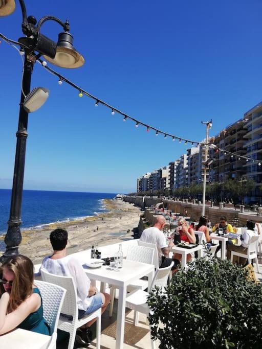 Sunny 2 Bedroom, 2 Bathrooms, Seaside Apt. Sliema Zewnętrze zdjęcie