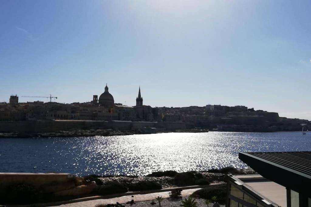 Sunny 2 Bedroom, 2 Bathrooms, Seaside Apt. Sliema Zewnętrze zdjęcie